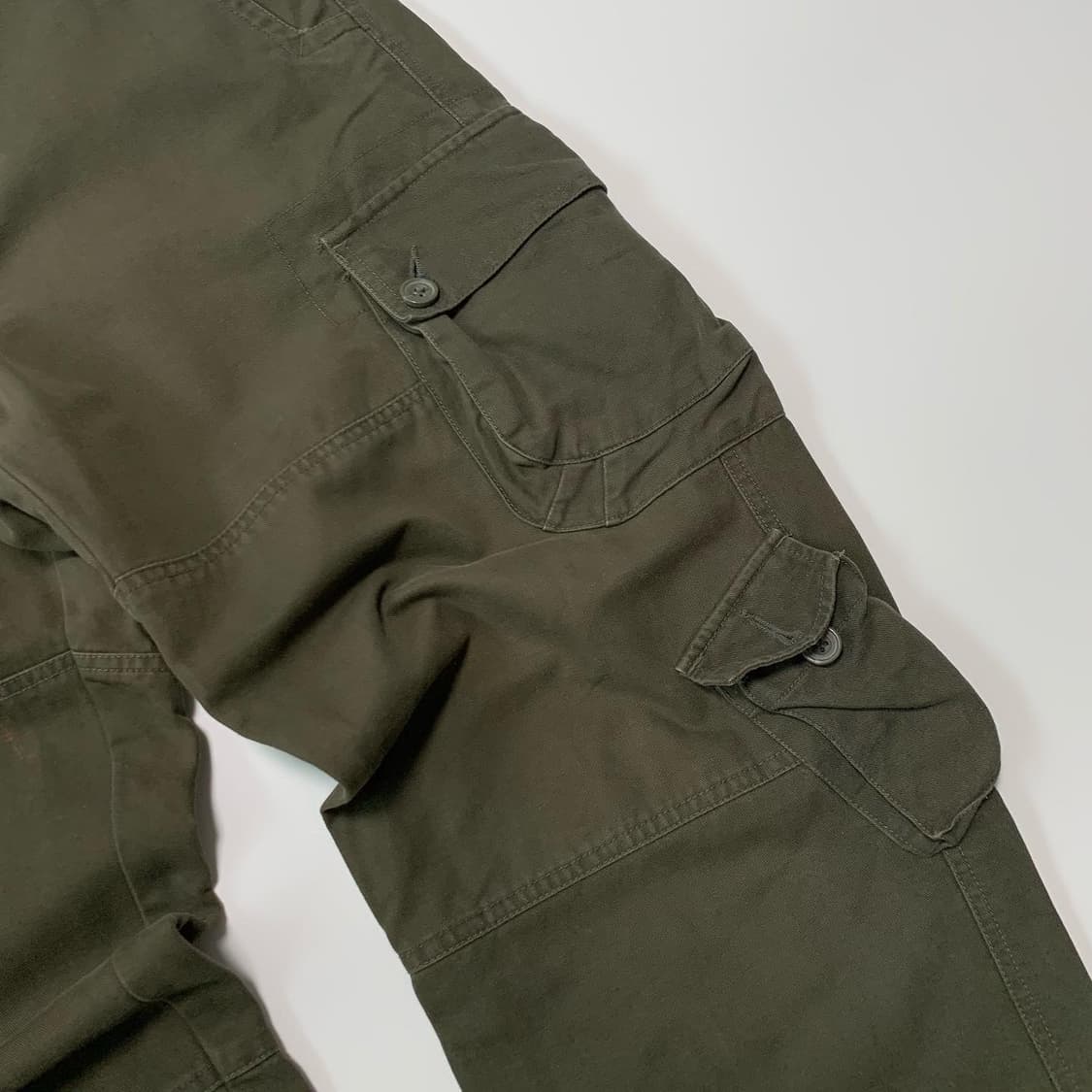 포켓 디테일 카키 카고팬츠 상품이미지4