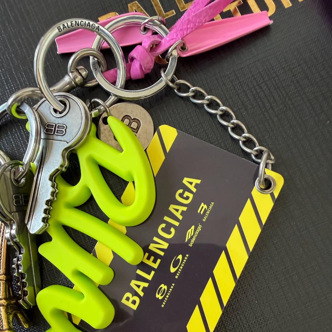 [새상품] 발렌시아가 Subway Mirror Keyring 키링 참 키 상품이미지2