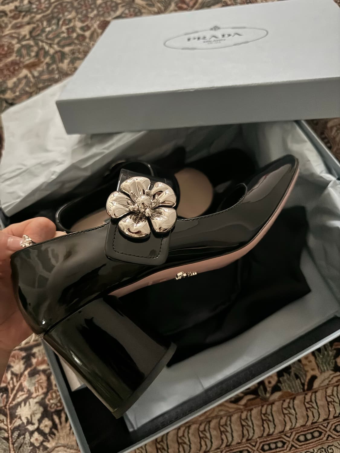 ✨ Prada Flower Patent Mary Jane Pumps 상품이미지2