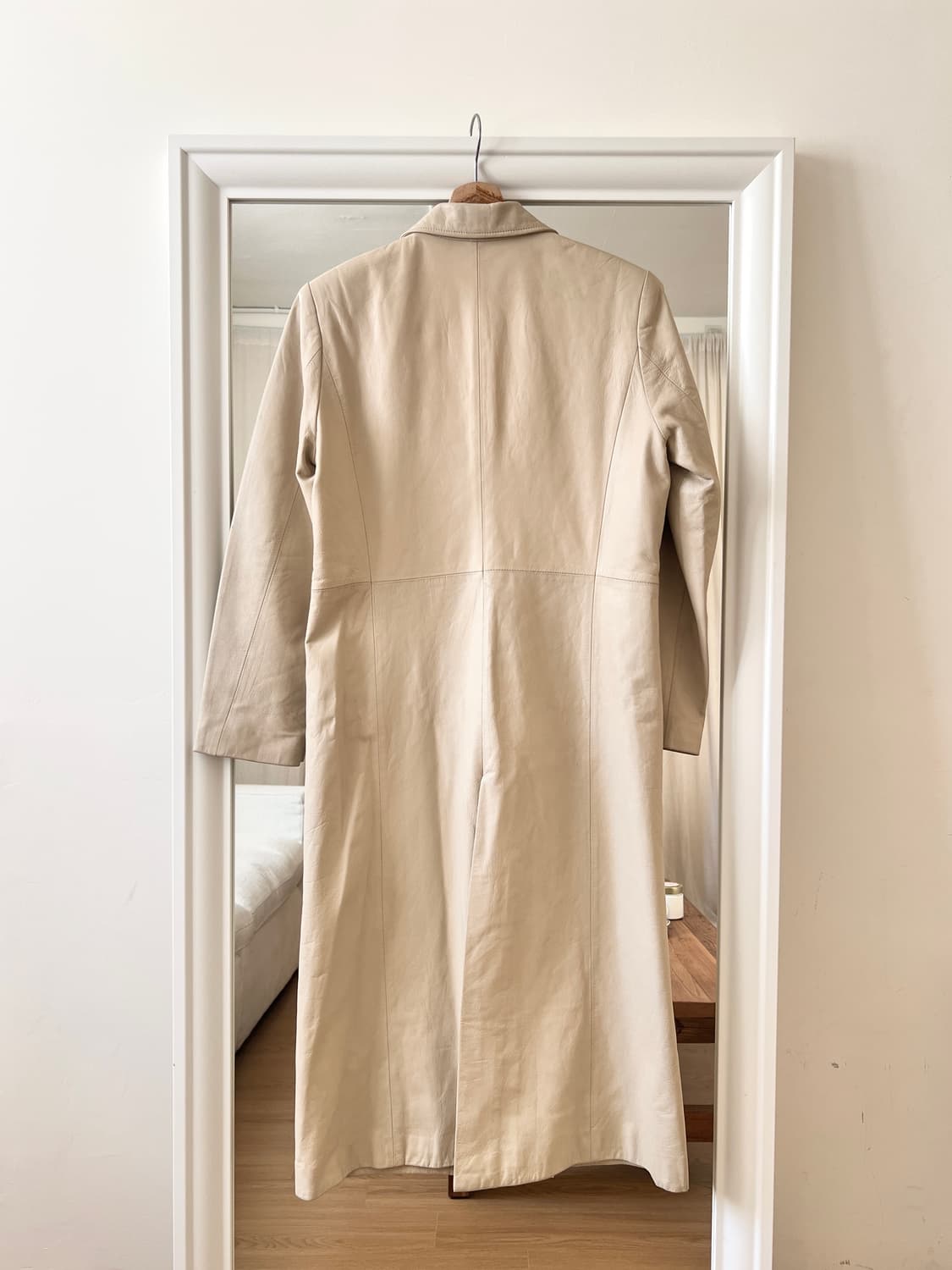 크림 아이보리 램스킨 레더 코트 상품이미지7