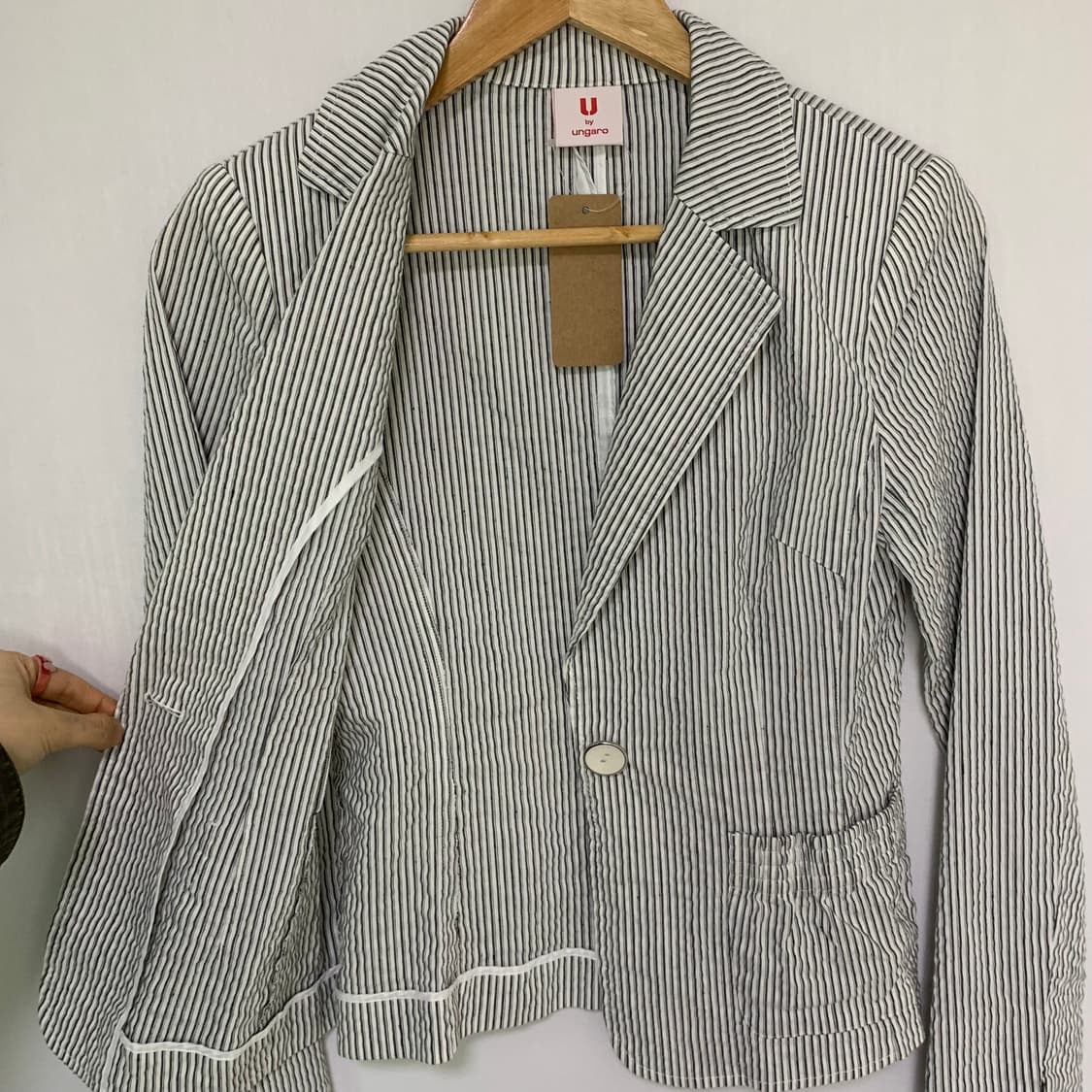 Ungaro 웅가로 스트라이프 린넨혼용 원버튼 슬림라인 여성 자켓 상품이미지5