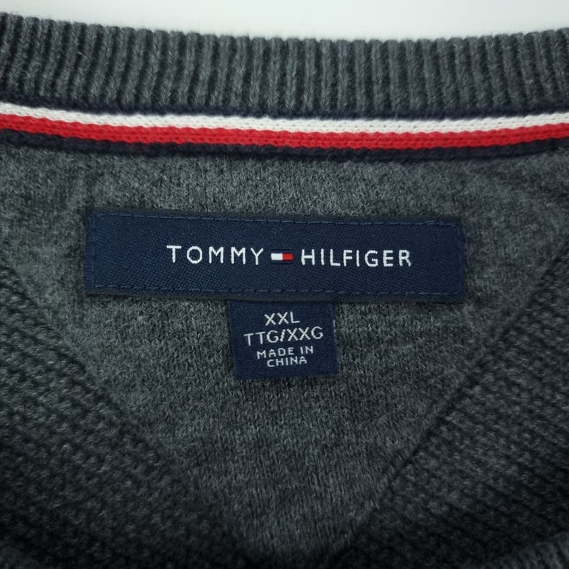 [타미힐피거] 스몰 로고 자수 니트 챠콜 M18781 상품이미지8