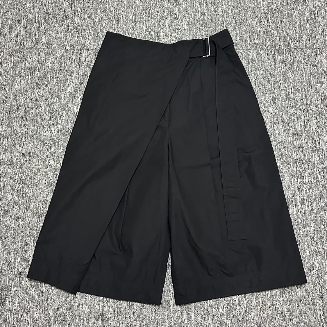 Cos 코스 벨티드 랩 프런트 코튼 쇼츠 반바지 상품이미지2