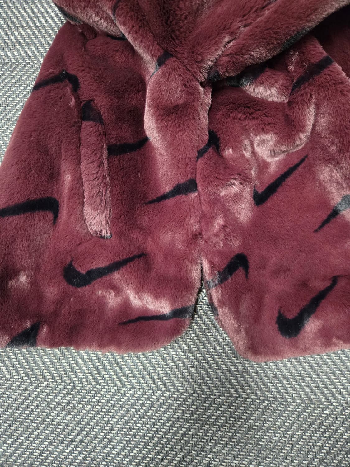 나이키 NSW 플러시 프린티드 포우 퍼 자켓 버건디 크러쉬 상품이미지4