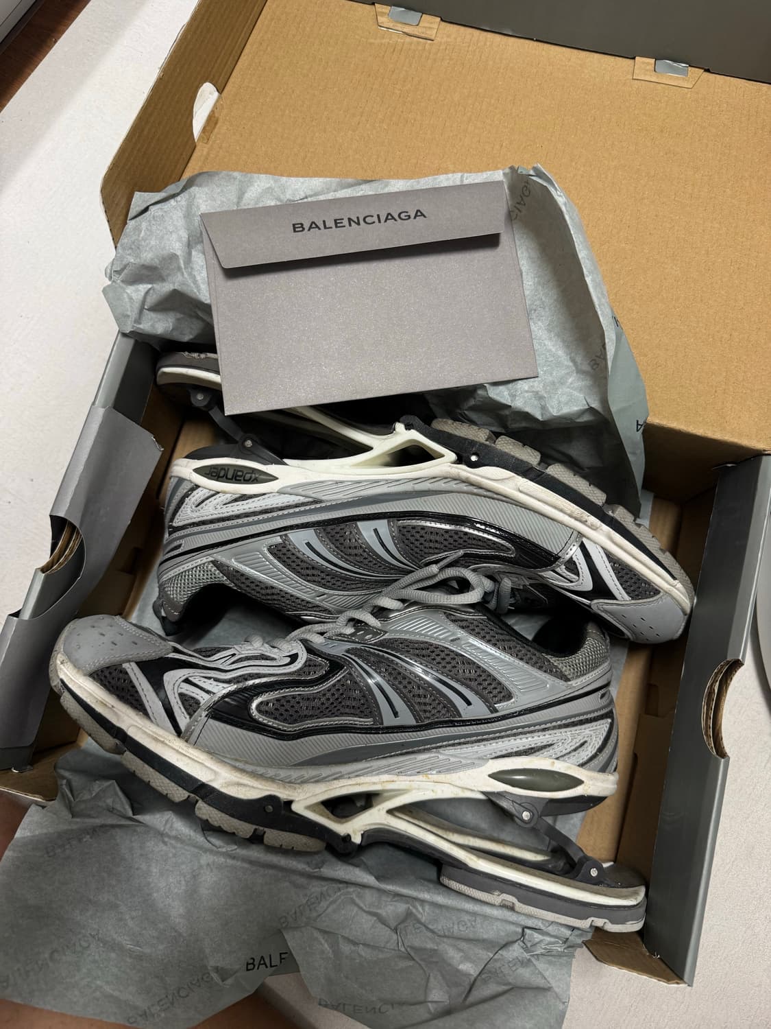 발렌시아가 엑스펜더 43 상품이미지1