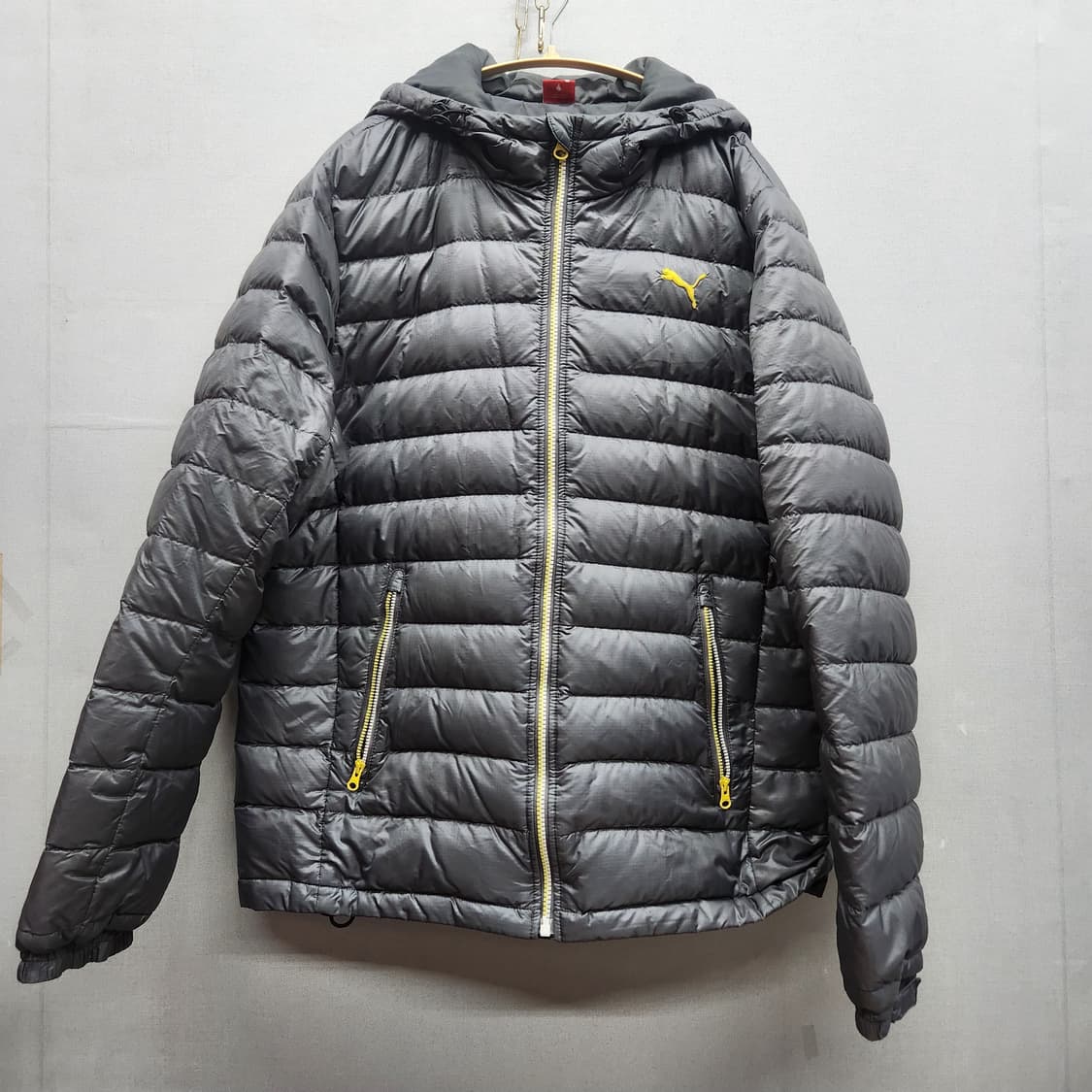 푸마 로고 경량 구스다운 스트링 후드패딩 L 상품이미지1