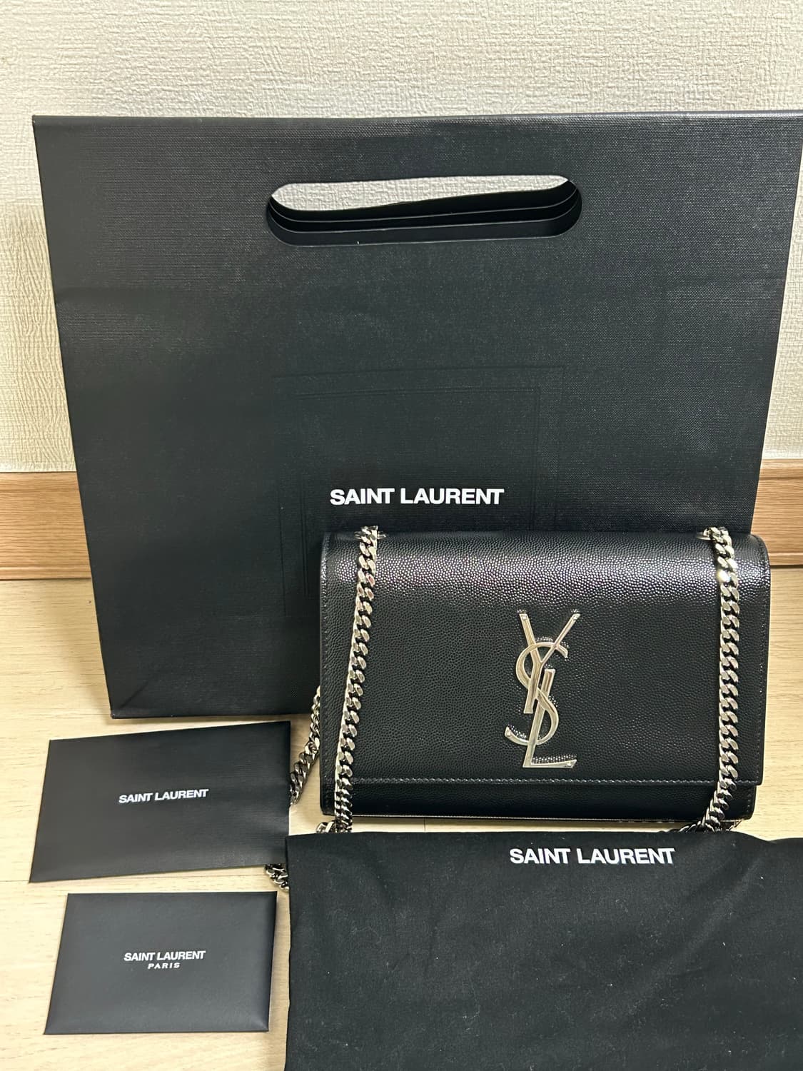 입생로랑 케이트 스몰사이즈 판매합니다 상품이미지1