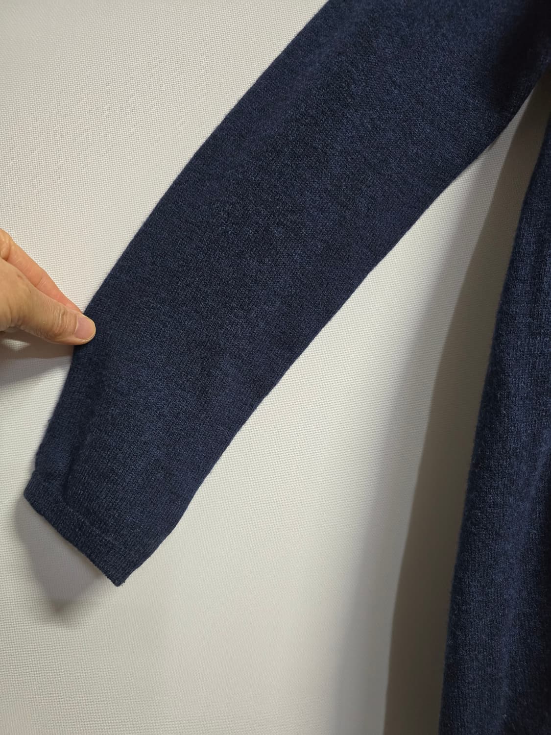 마인 네이비 언발란스 니트 스웨터 상품이미지4