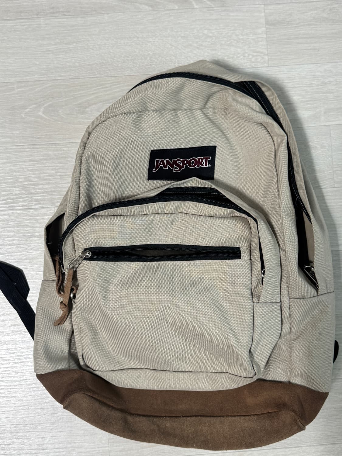 잔스포츠 라이트 백팩 스웨이드 베이지 상품이미지1