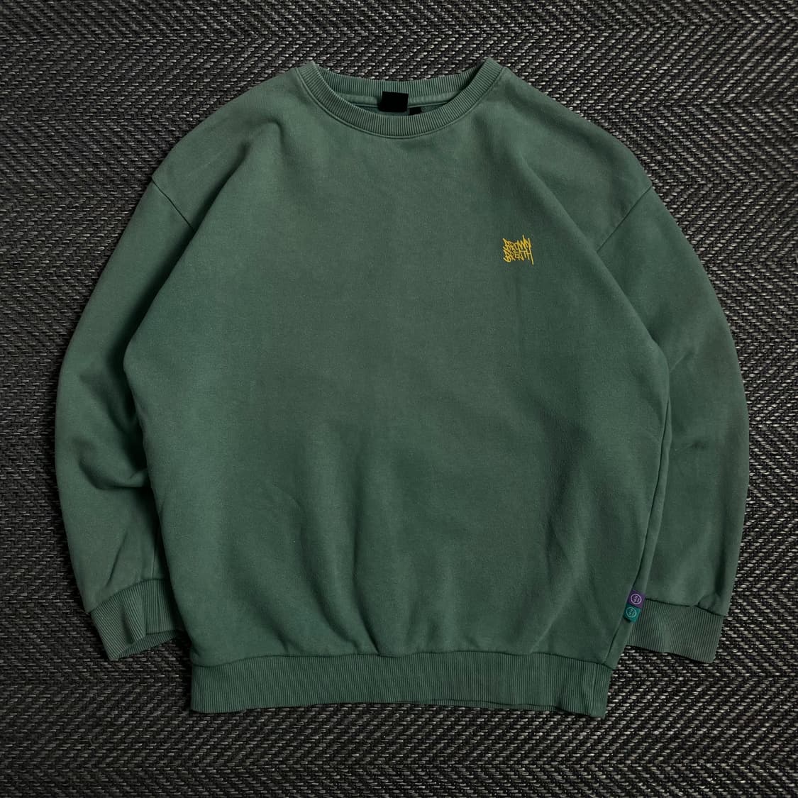 브라운 브레스 빅로고 크롭 맨투맨  y 3983 상품이미지5