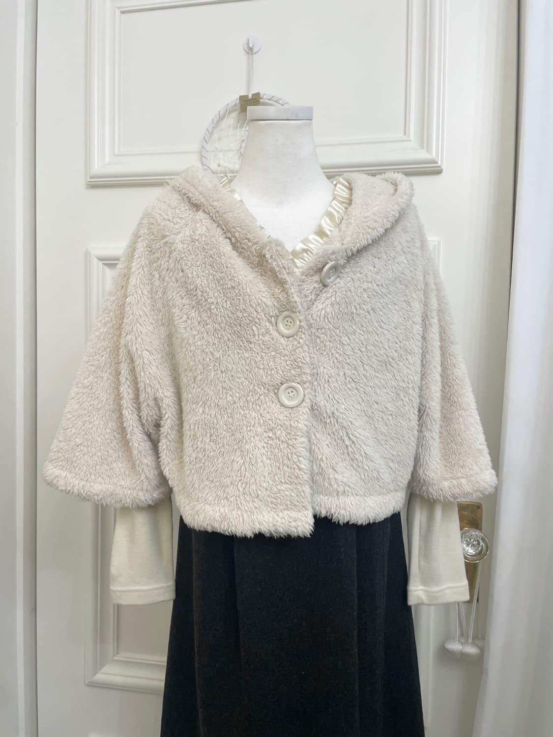 OLIVE DES OLIVE ivory fur hoodie crop ca 상품이미지1
