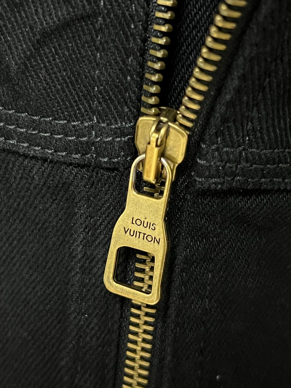 [정품] 백화점판 / 48 루이비통 모노그램 데님 후드 자켓 블랙 상품이미지6