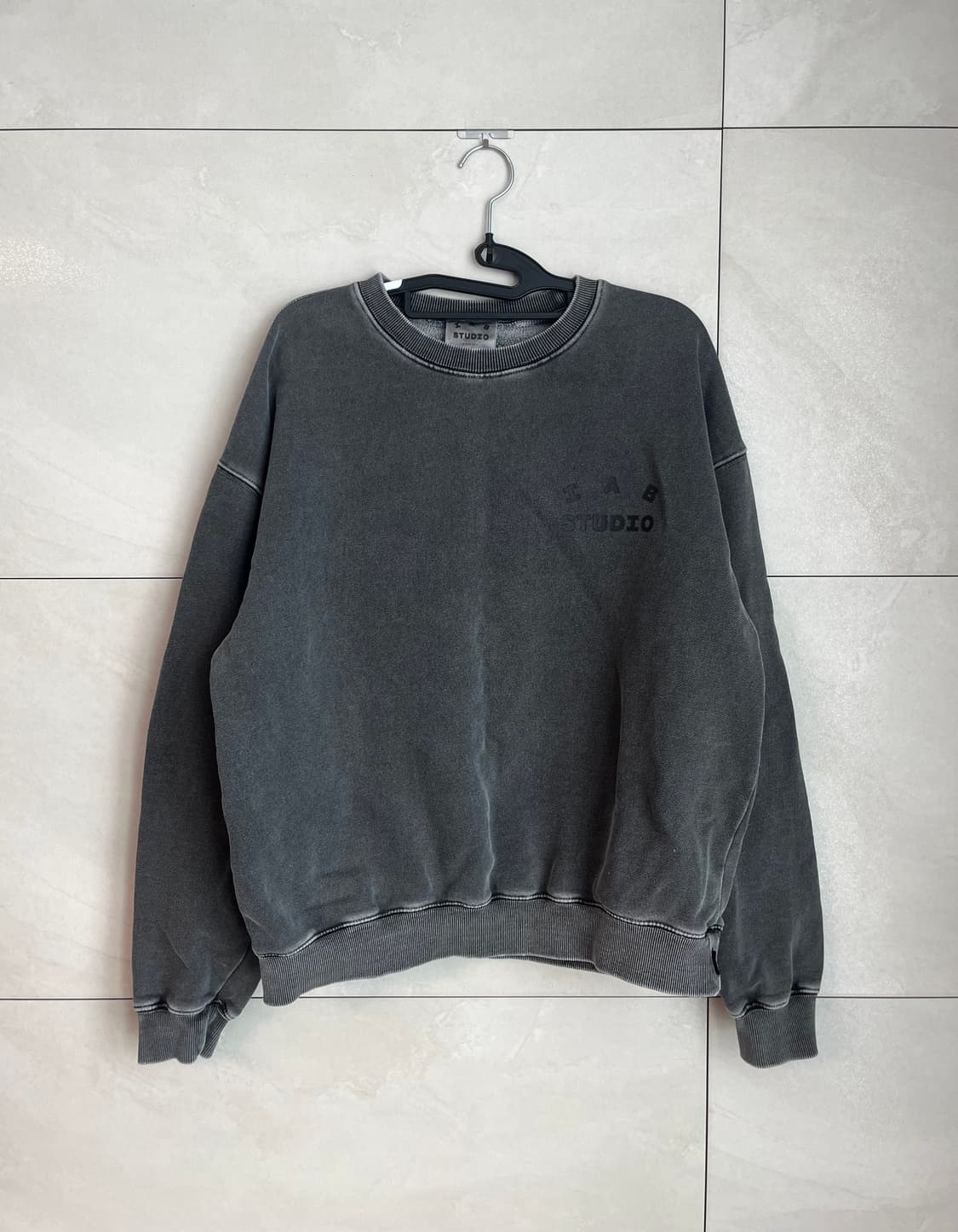 아이앱 스튜디오 피그먼트 스웨트 맨투맨 (M) 상품이미지1