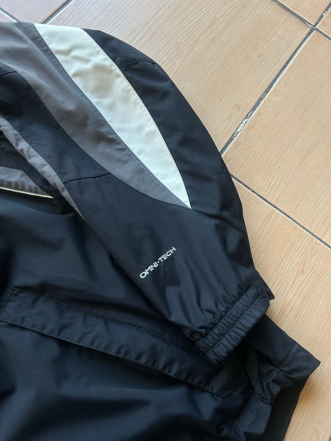 컬럼비아 티타늄 고어텍스 바람막이2XL 상품이미지3