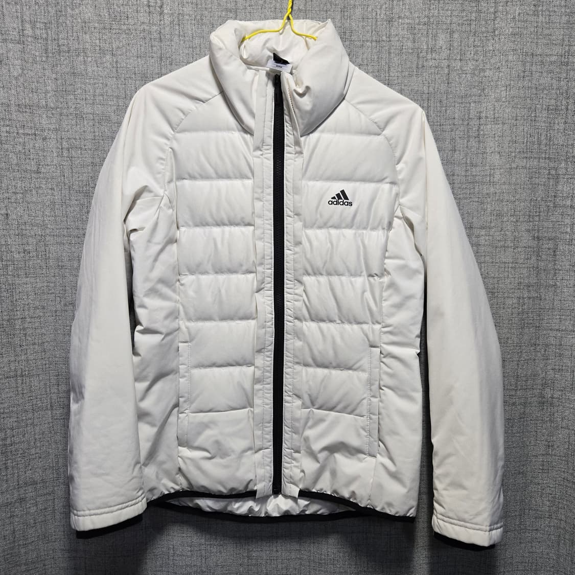 아디다스 여성 덕다운 경량 패딩  상품이미지1