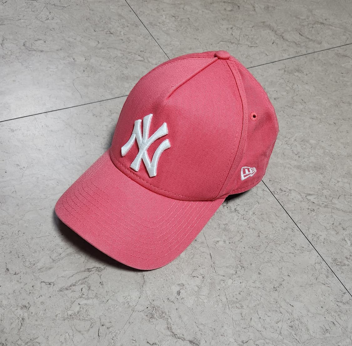 뉴에라 코랄 볼캡 팝니다.  상품이미지1