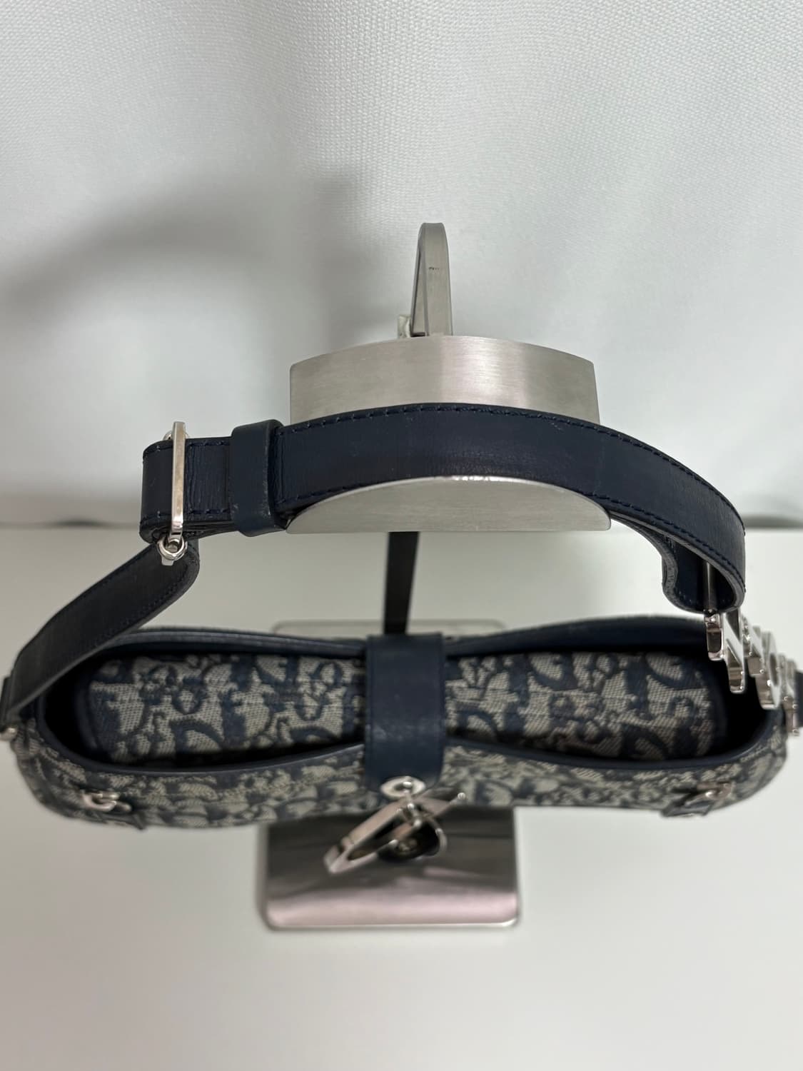 디올 오블리크 디링 새들백 상품이미지10