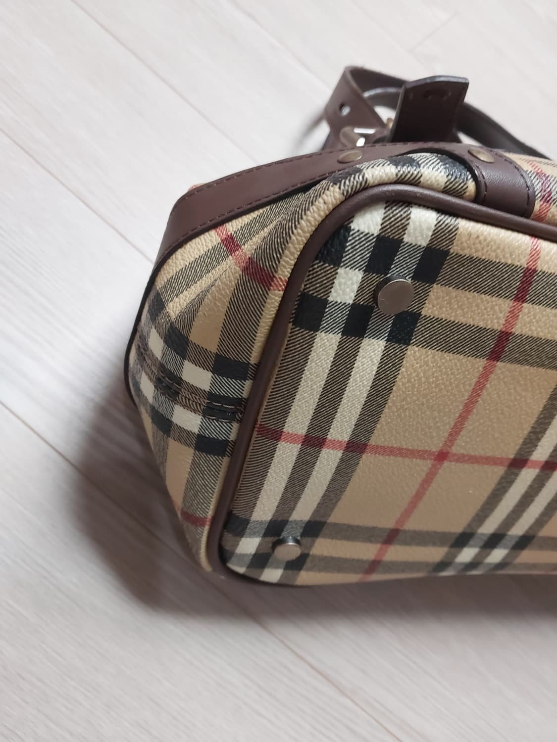 버버리 클래식 체크 토트백 상품이미지5