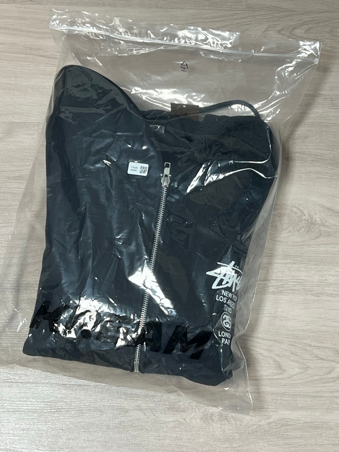 판매)스투시 월드투어 후드집업 블랙 XL 새상품 상품이미지2