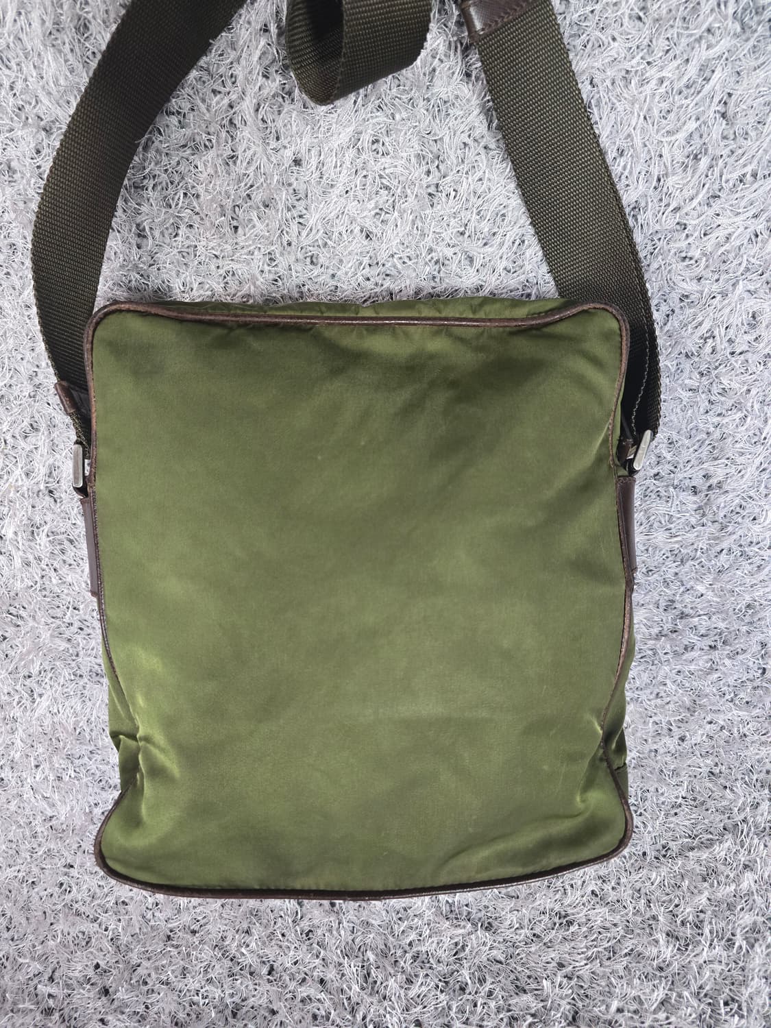 프라다 라일론 크로스백

 상품이미지2