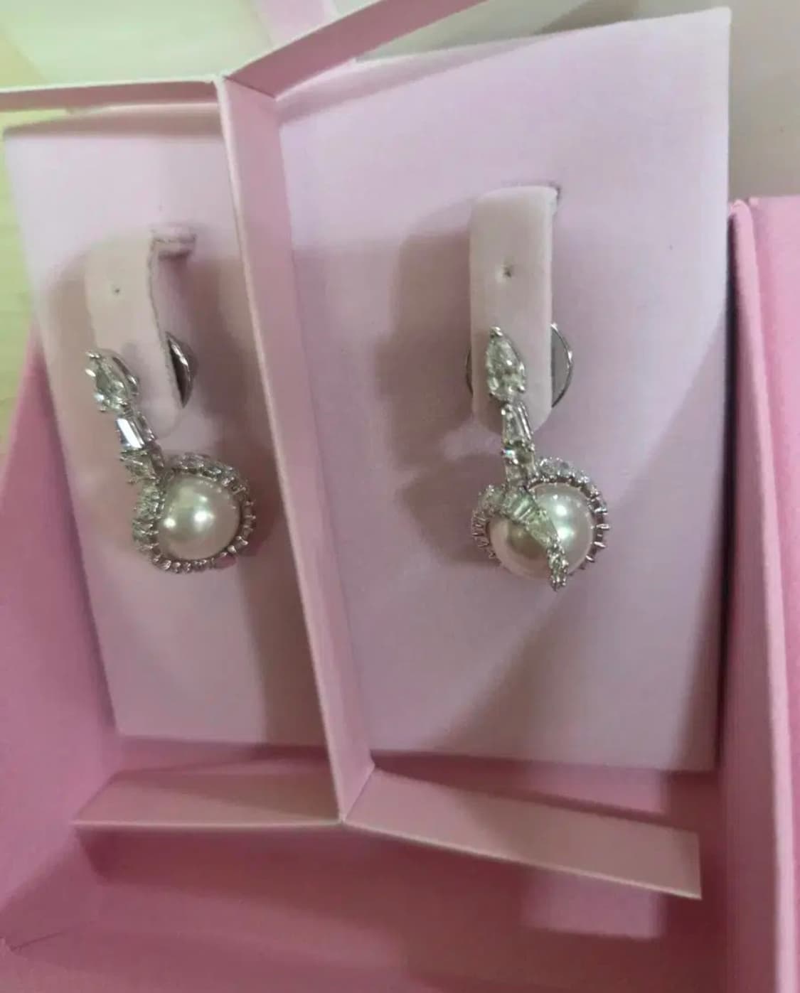 신상 새제품)스와로브스키 스네이크 진주 귀걸이 상품이미지7