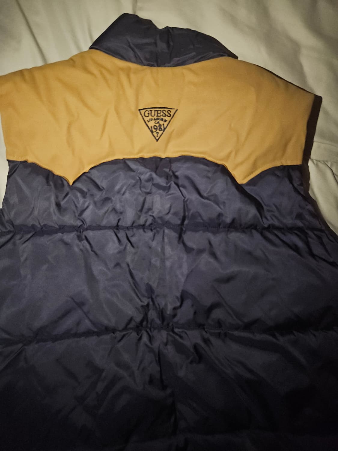 게스 네이비 브라운 패딩 조끼 상품이미지3