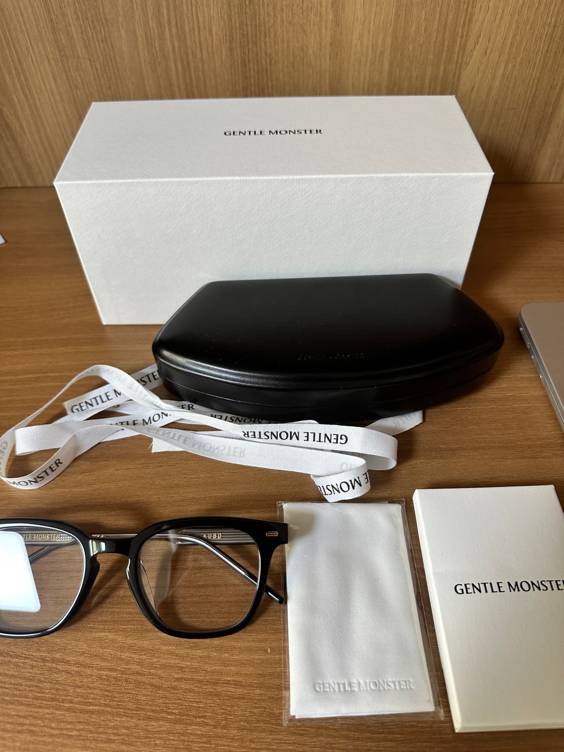 젠틀몬스터 쿠보01 블랙 새상품급 상품이미지2