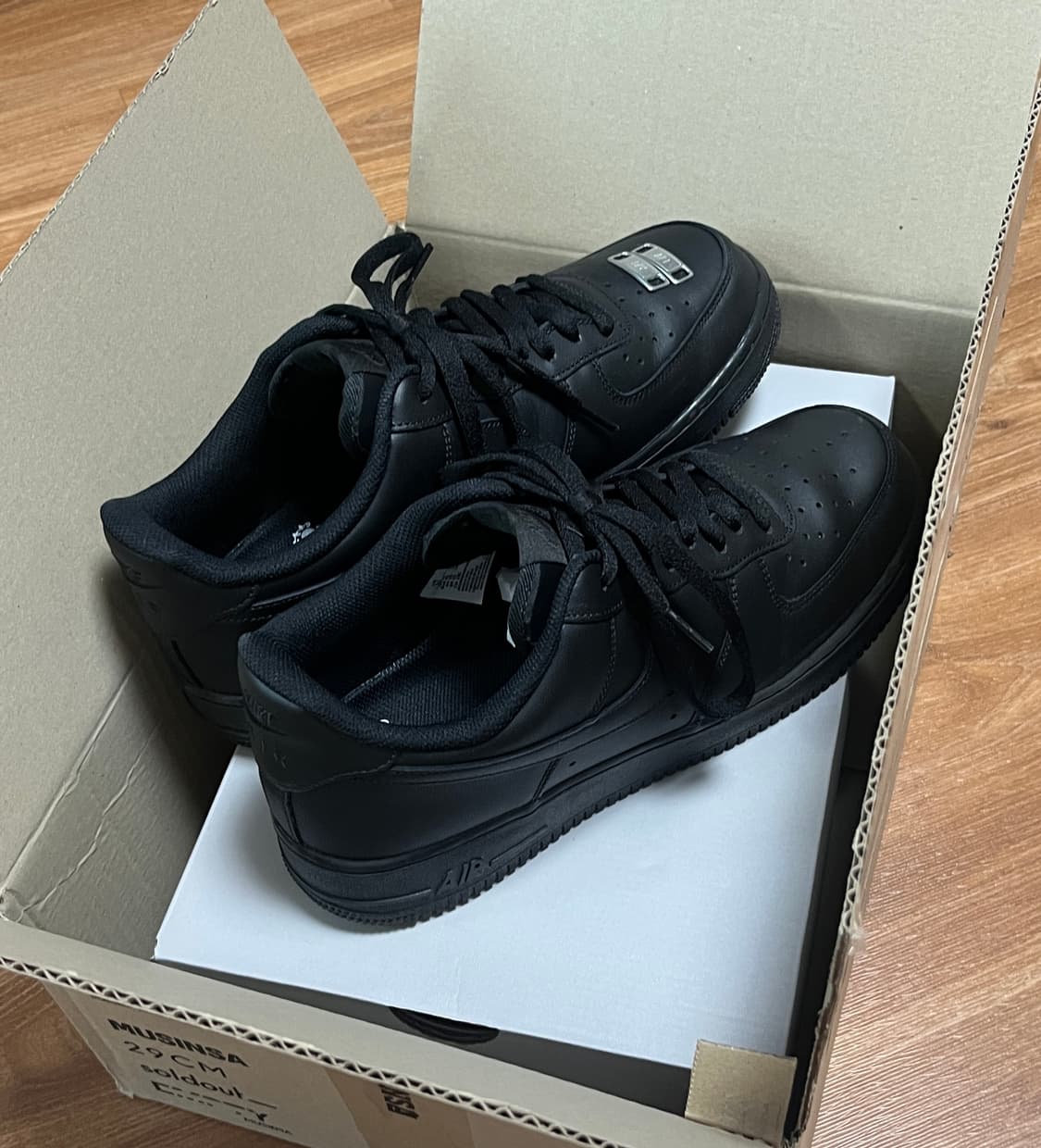 에어포스 로우 블랙 상품이미지1