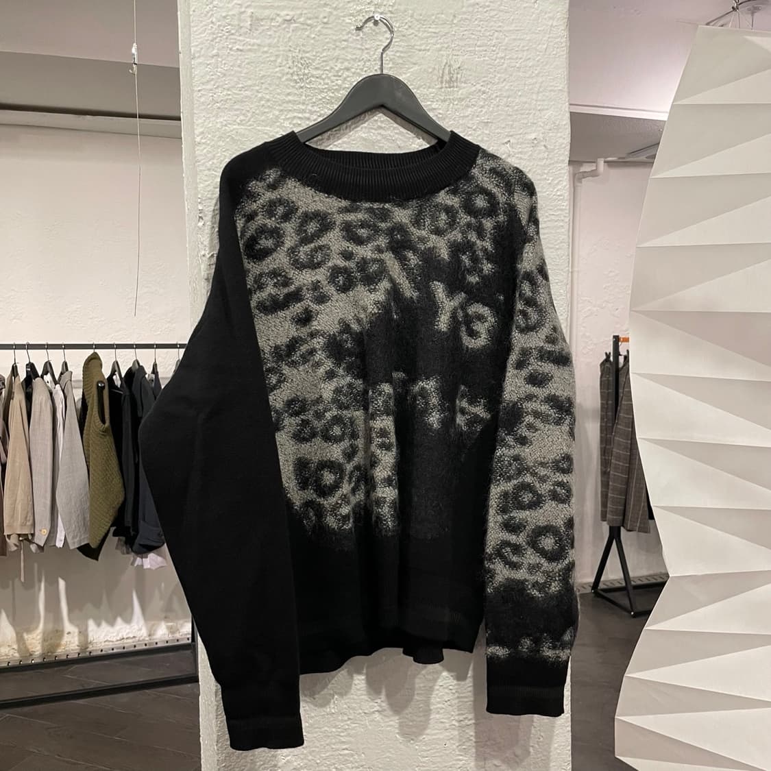 요지야마모토 Y-3 레오파드 니트 상품이미지1