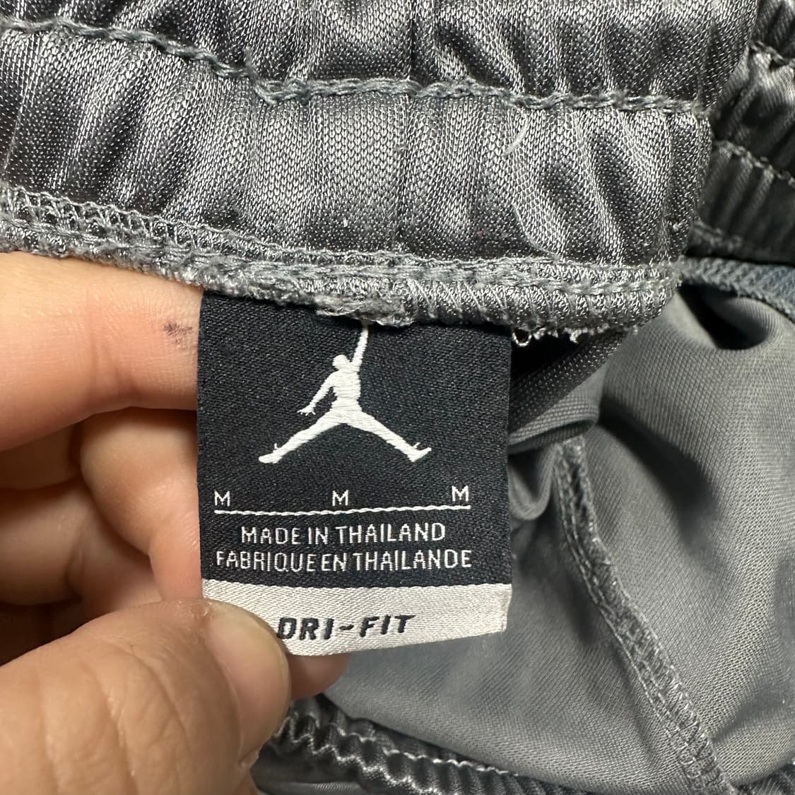 ✨ (바배) 나이키 조던 유광 메탈 그레이 팬츠 상품이미지4