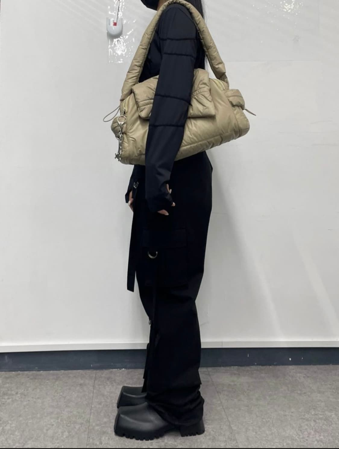 LEEY  SHIRRING SHOULDER PADDED BAG 상품이미지3