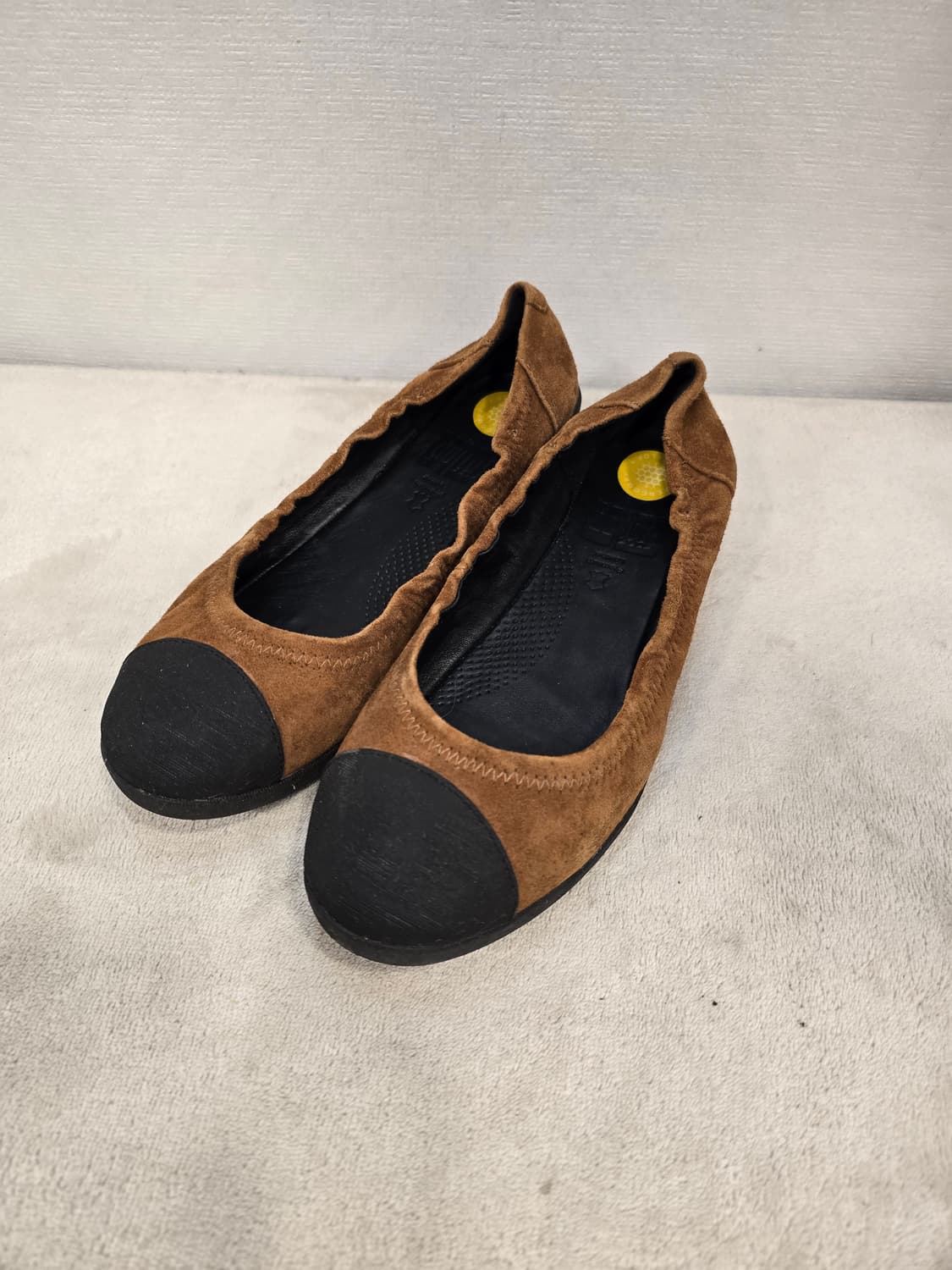 핏플랍 발레리나 플랫 슈즈 스웨이드 브라운/블랙 37 (235) 상품이미지1