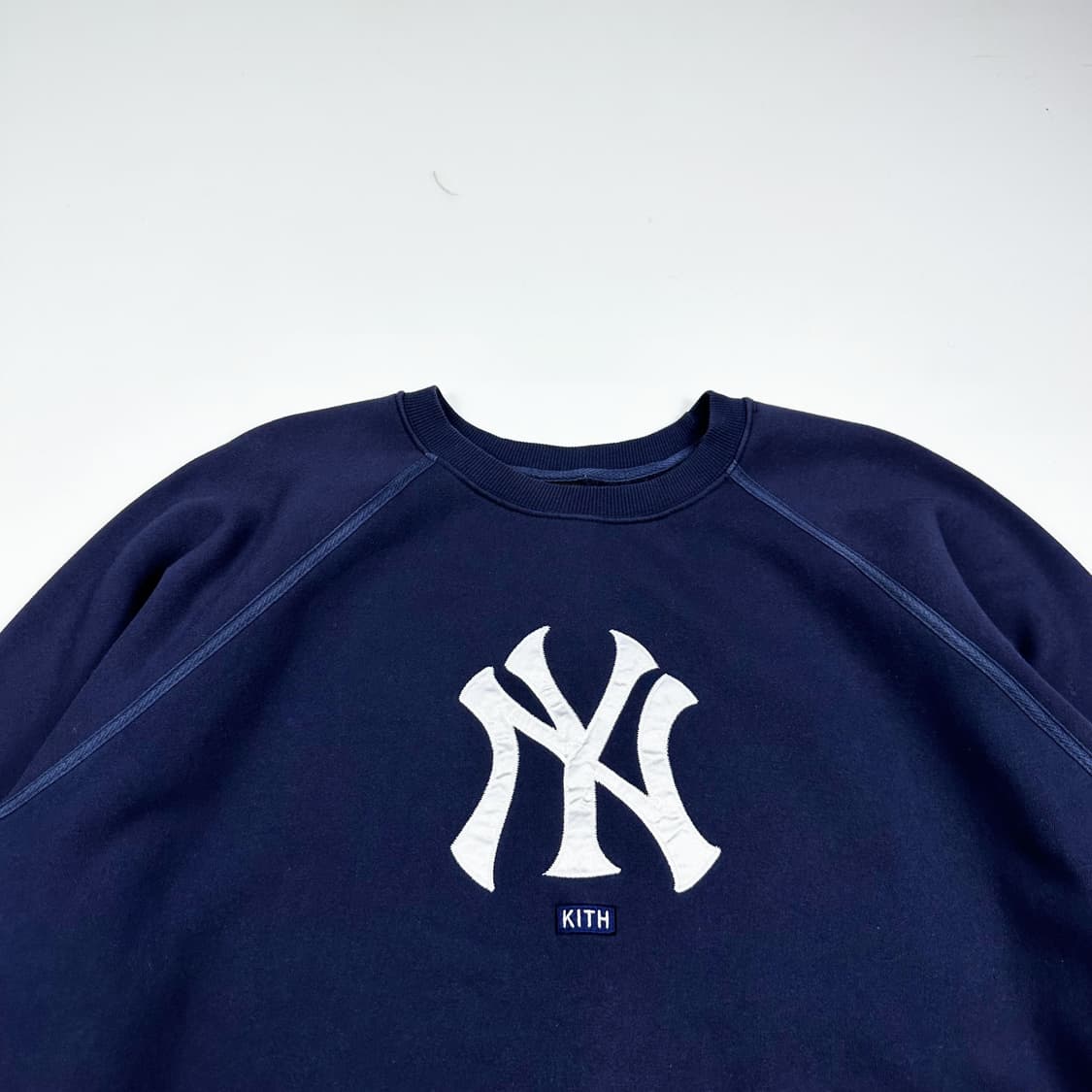 kith x MLB 뉴욕양키스 박시핏 맨투맨 네이비 XL 상품이미지2