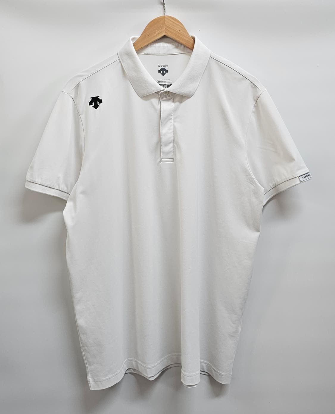 데상트 화이트 반팔 폴로티셔츠 2XL 상품이미지1