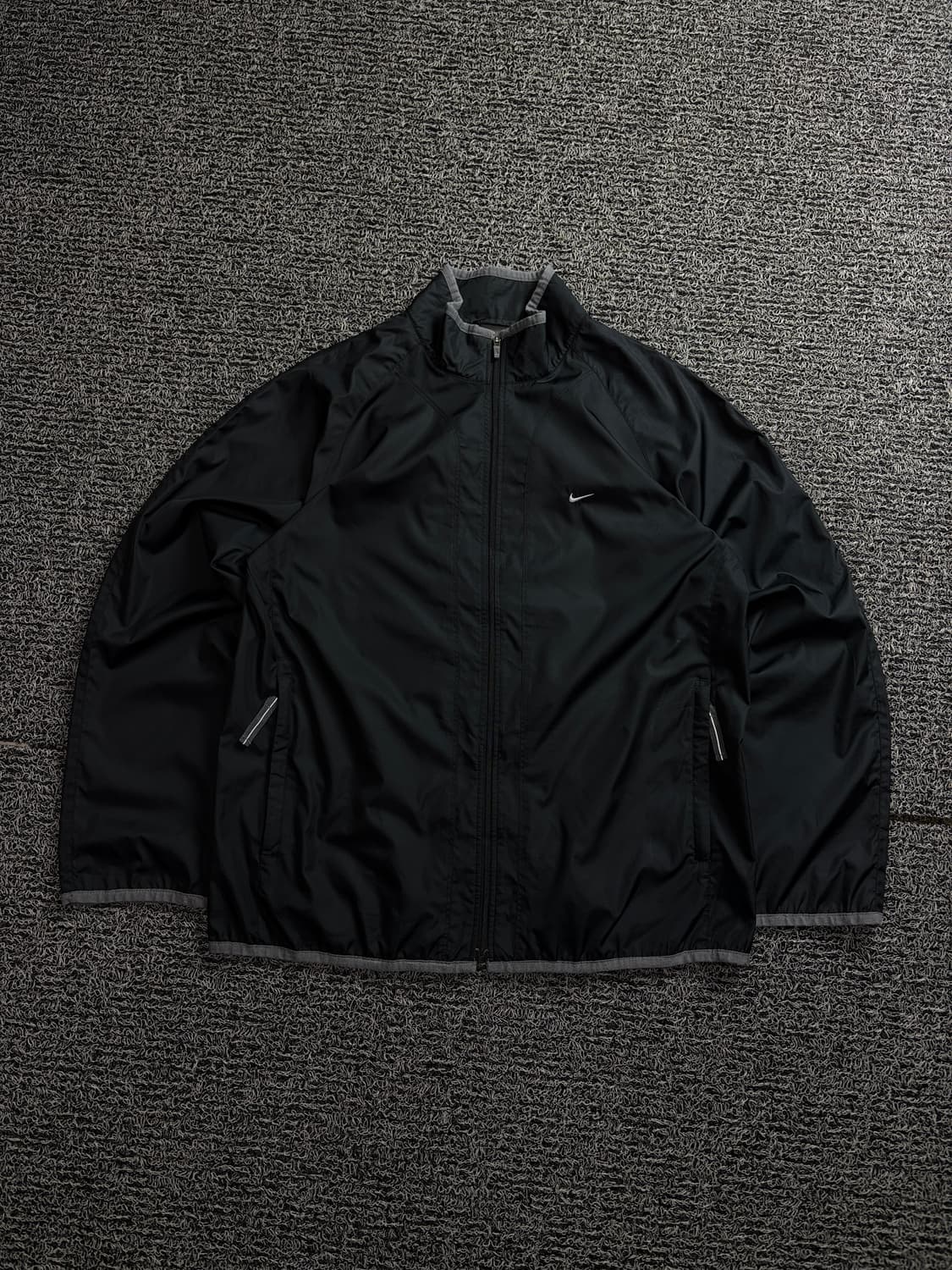 00s 나이키 스우시로고 블랙 미니멀 바람막이 1609 상품이미지2