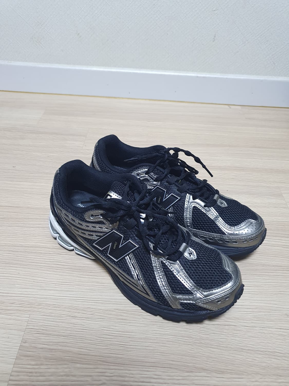 뉴발란스 1906R 블랙 실버 운동화 285 상품이미지2