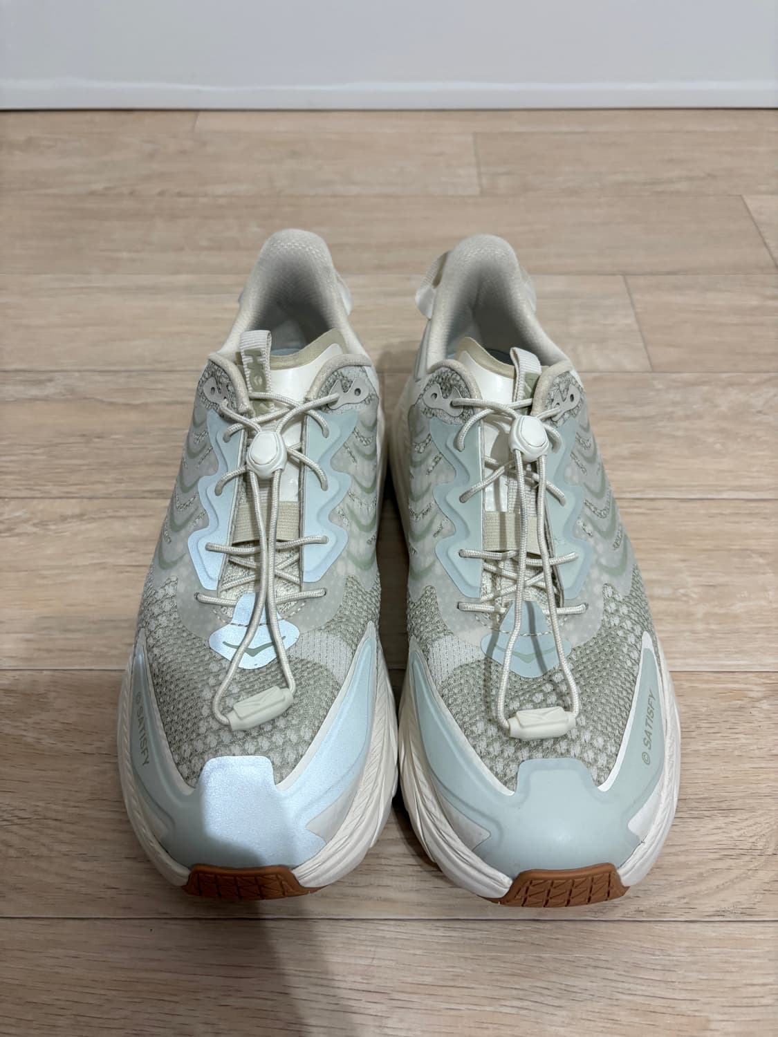 호카 세티스파이 / 클리프톤 LS 셀라돈 틴트 위스퍼 화이트 / 255 상품이미지4