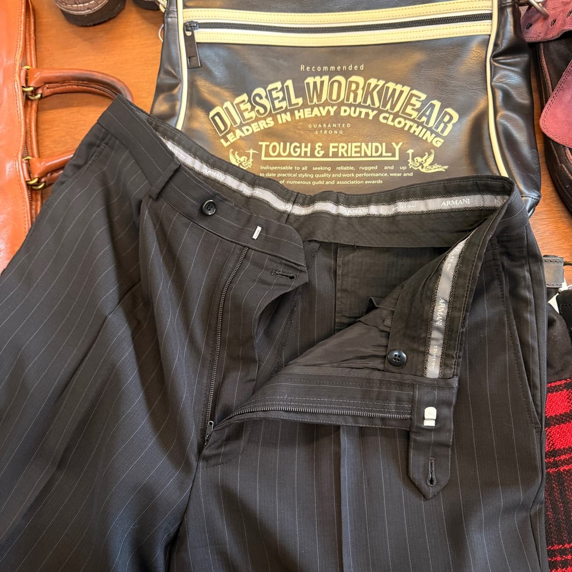 아르마니 꼴레지오니 원턱 스트라이프 블랙 카브라 슬랙스 팬츠 34 상품이미지6