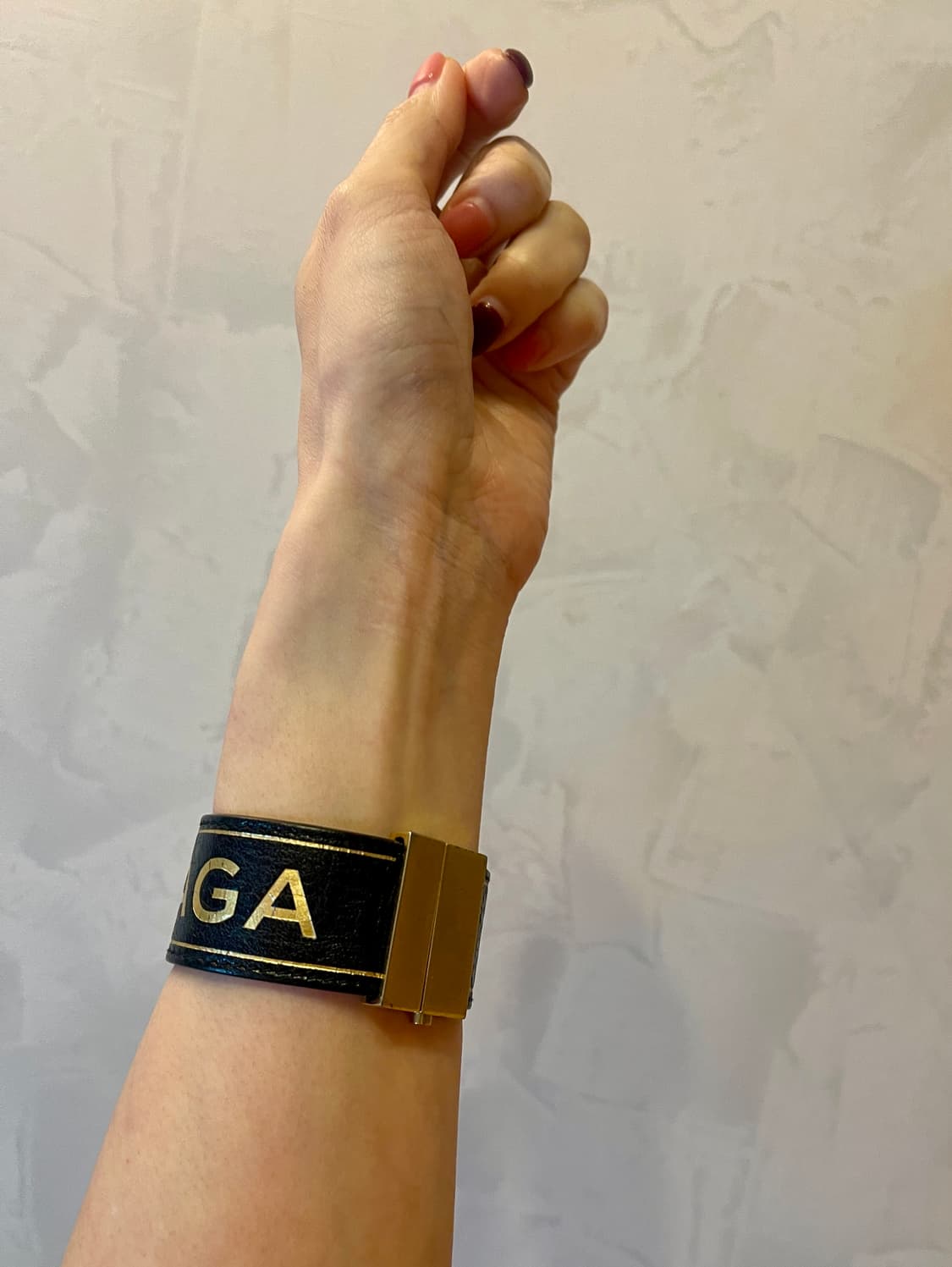 발렌시아가 Balenciaga 로고 커프 레더 팔찌 블랙 M 상품이미지7