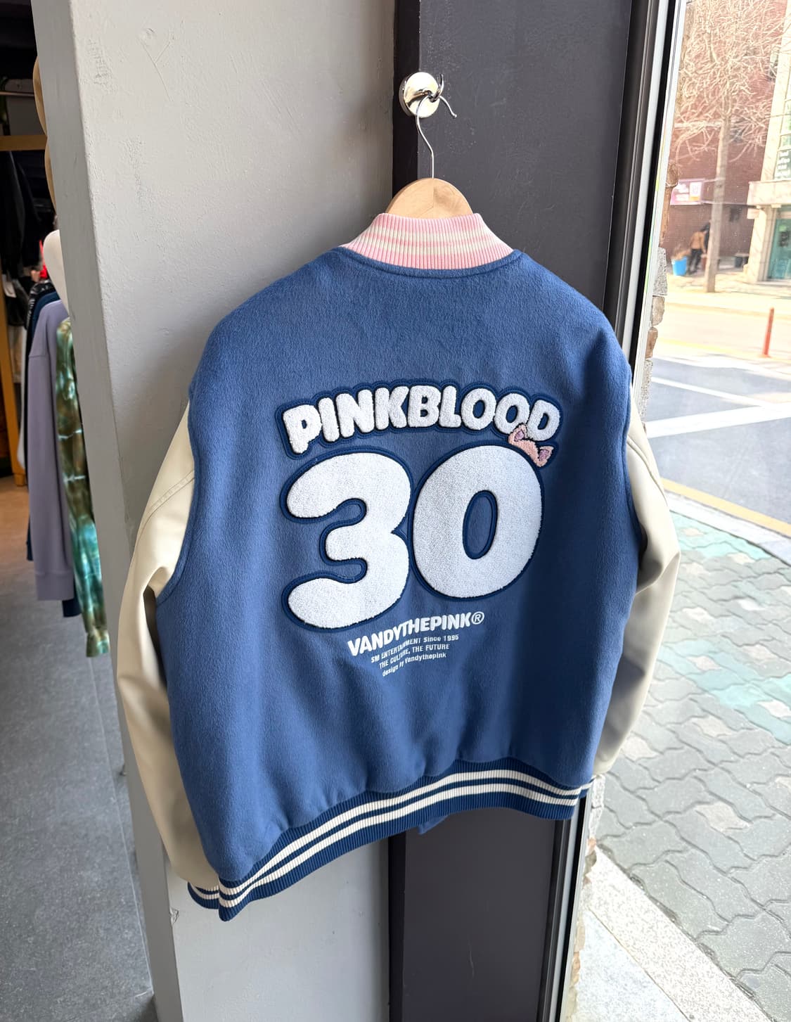 L/ 반디더핑크 x SM엔터 30주년 한정 바시티 자켓(새상품) 상품이미지8