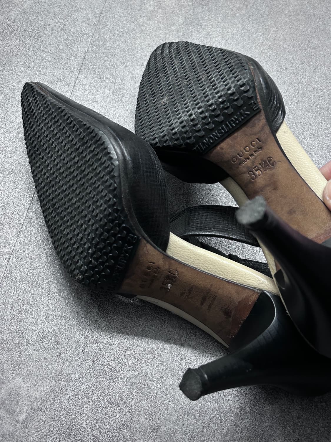 구찌 스틸레토 스트랩 힐 상품이미지5