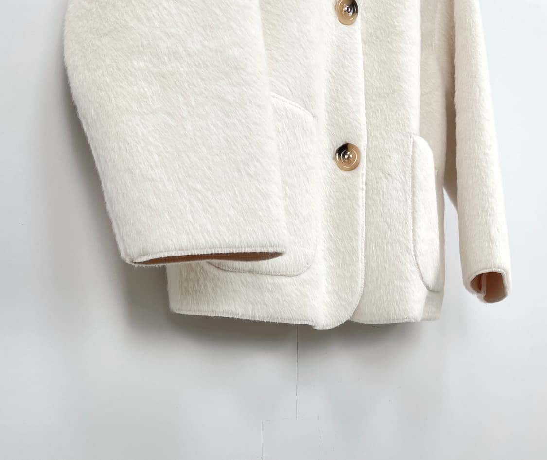 시크헤라(CHICHERA) 라운드넥 에코 퍼 무스탕 자켓 상품이미지6