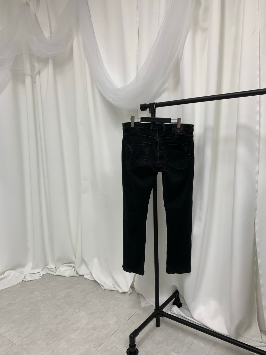 Diesel low-rise distressed jeans 상품이미지2