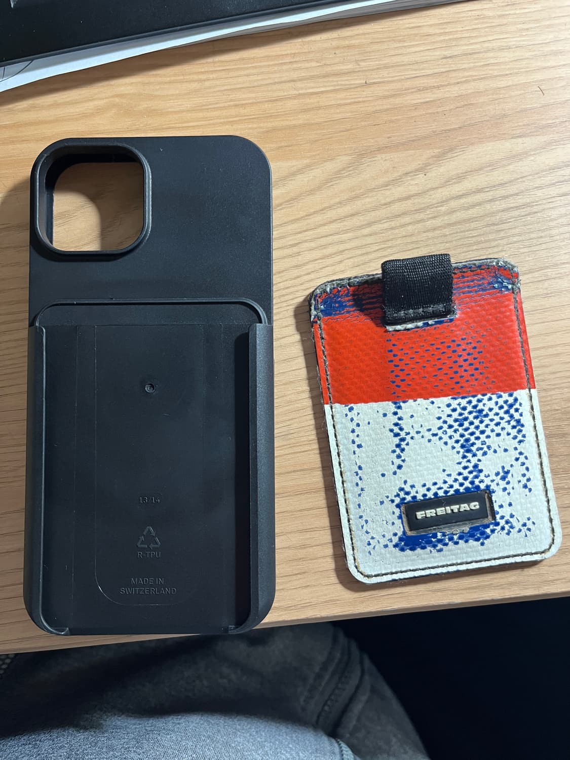 프라이탁 아이폰13 케이스(카드지갑포함) 상품이미지1