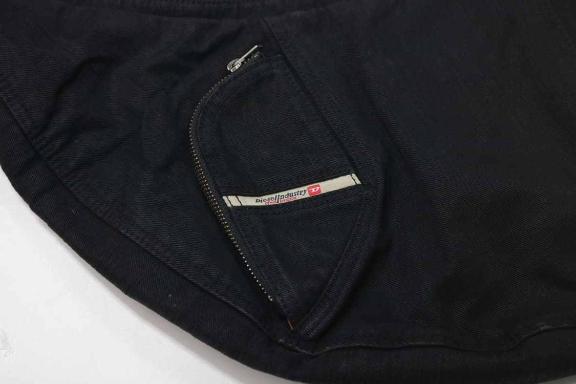 디젤 아카이브 하프문 숄더백 상품이미지5