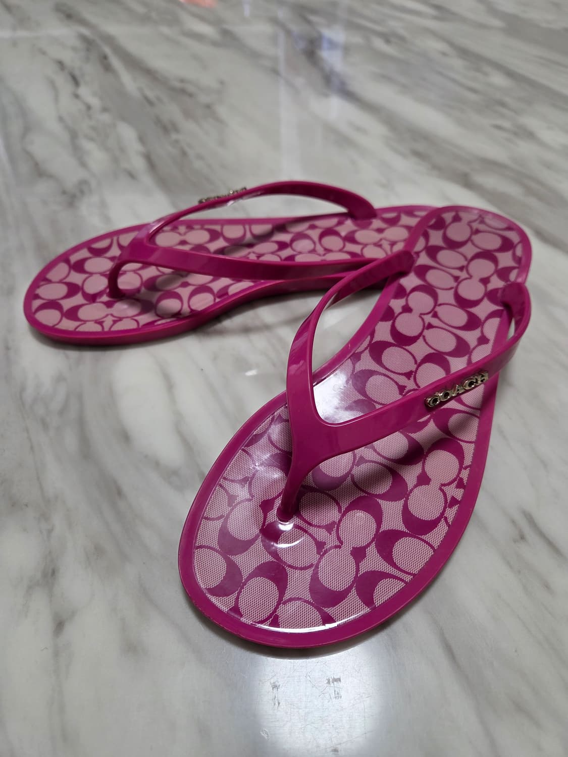 코치 시그니쳐 플립플랍 상품이미지1