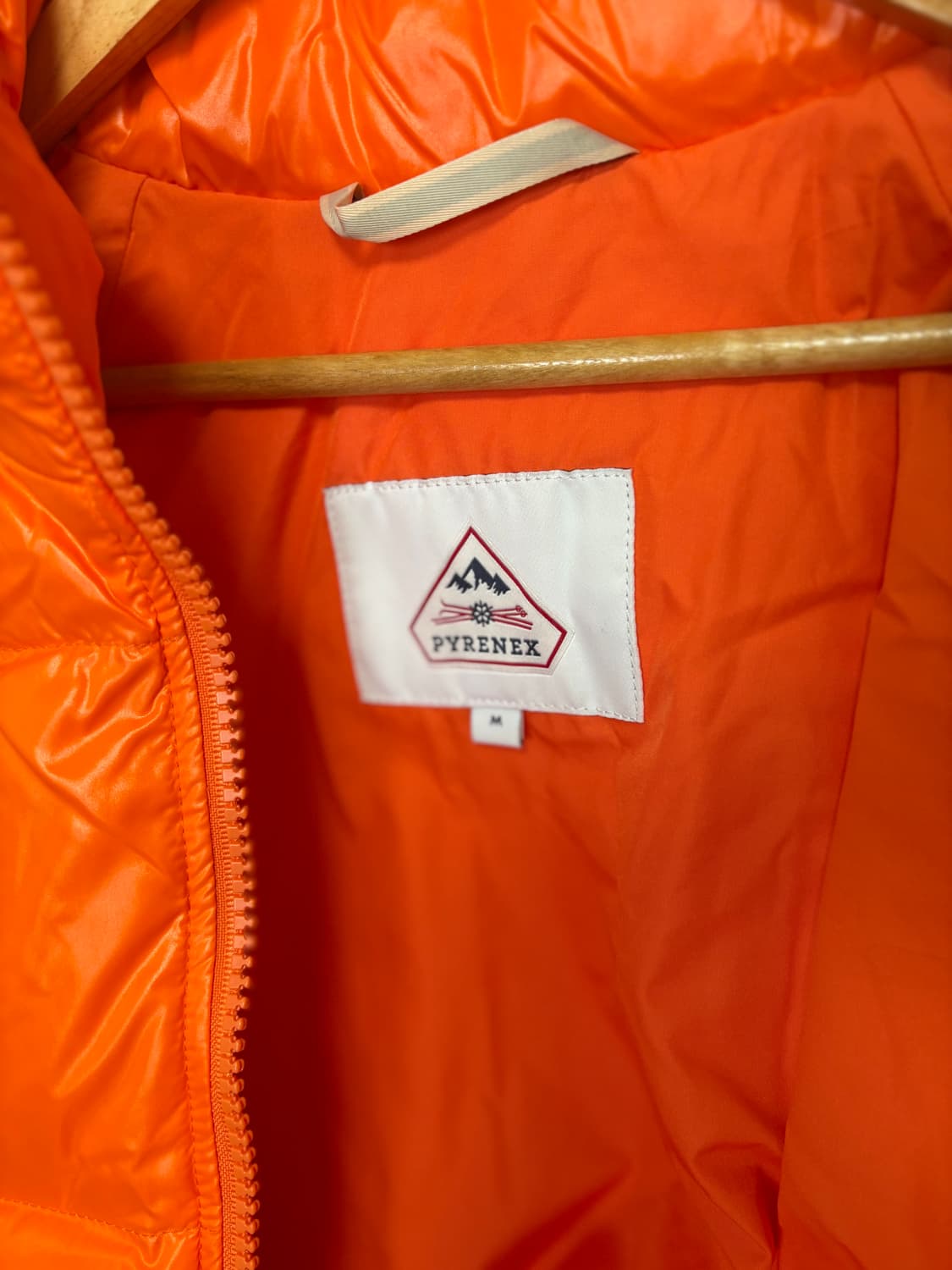 피레넥스 유광 주황색 패딩 상품이미지5