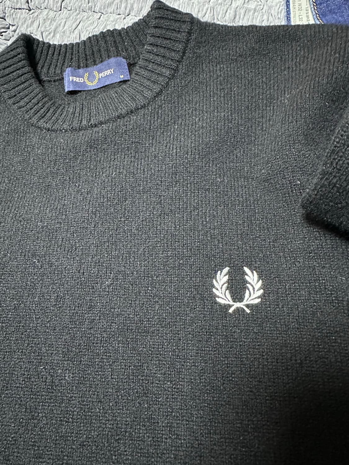 프레드페리 블랙 라운드넥 니트 상품이미지5