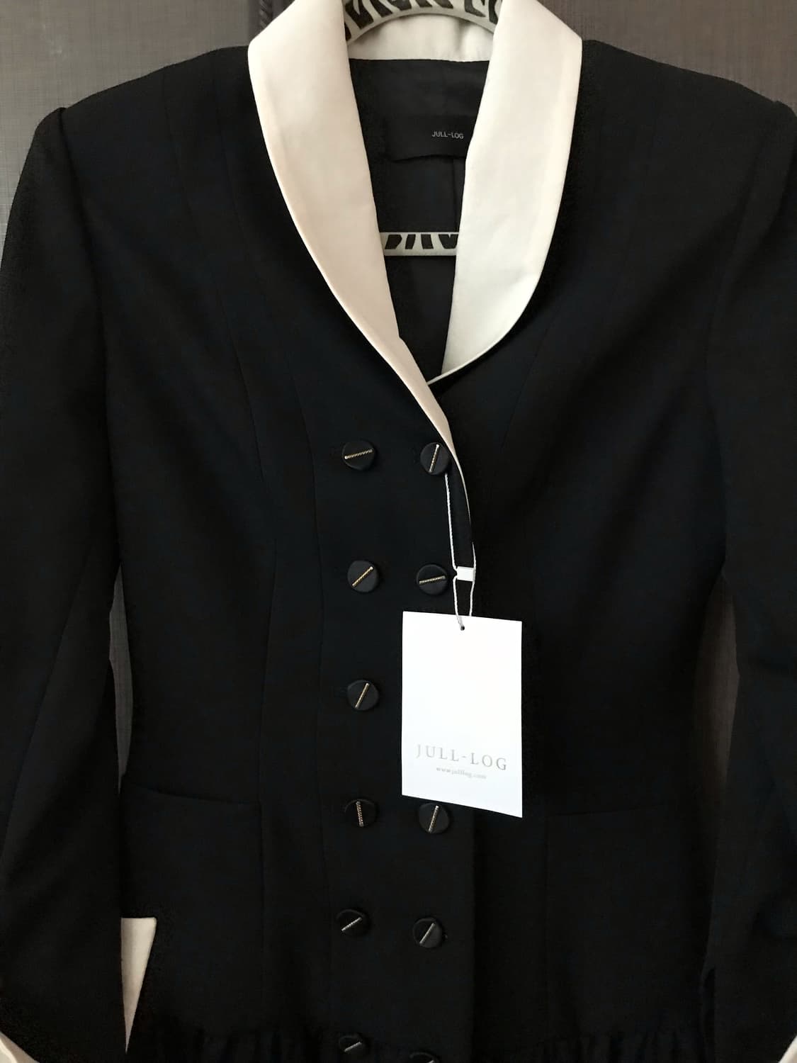 [새상품] 줄로그 JULL-LOG 블랙 화이트 배색 카라 롱 원피스 상품이미지3