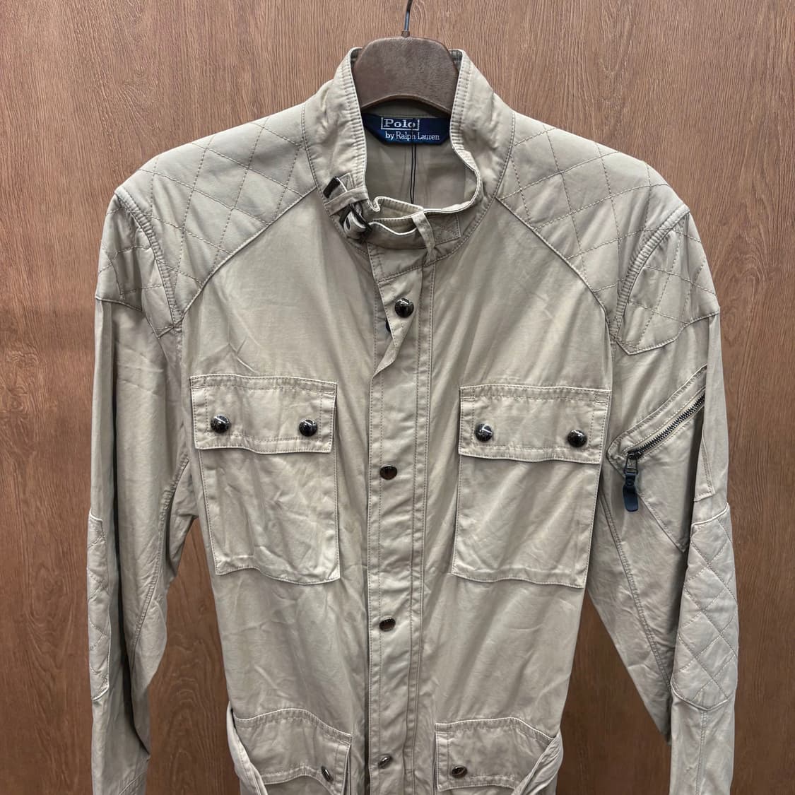 폴로 랄프로렌 코튼 퀄팅 필드 자켓 벨트 스트랩 포켓 디테일 베이지 상품이미지4